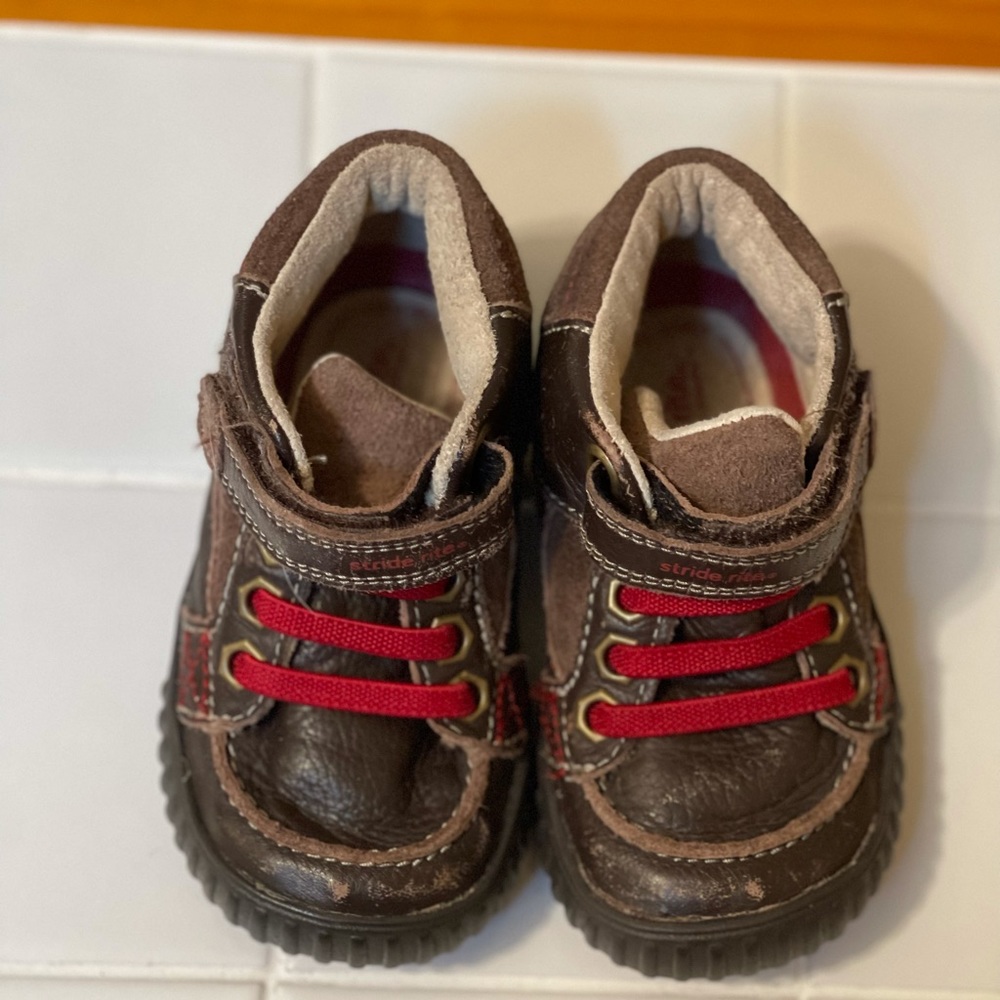 Stride rite 5.5 W toddler shoes